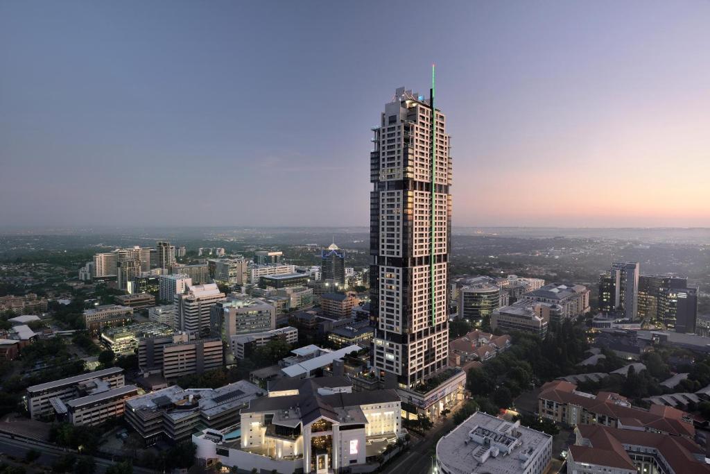 THE LEONARDO RESIDENCES
