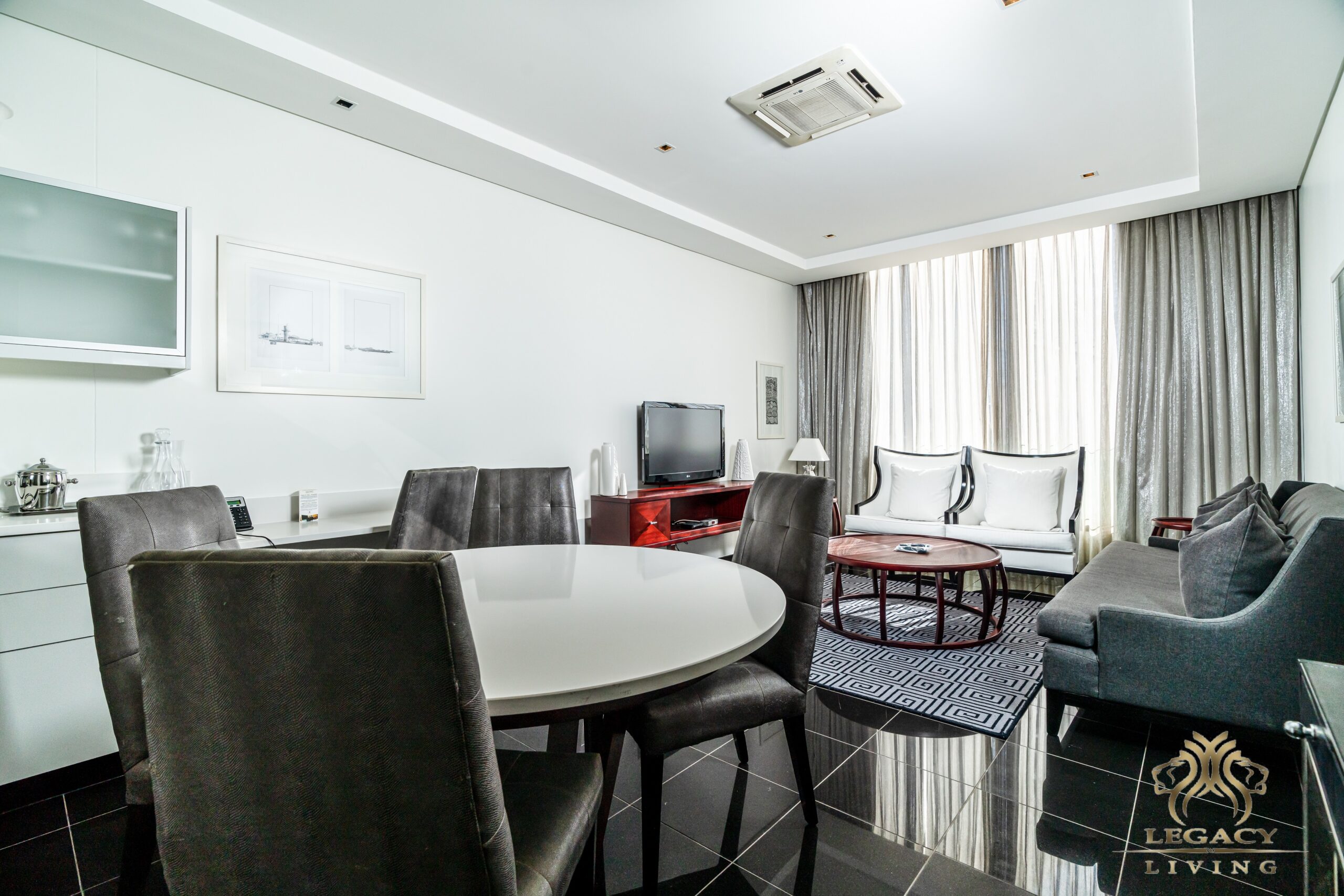 Davinci Hotel and Suites